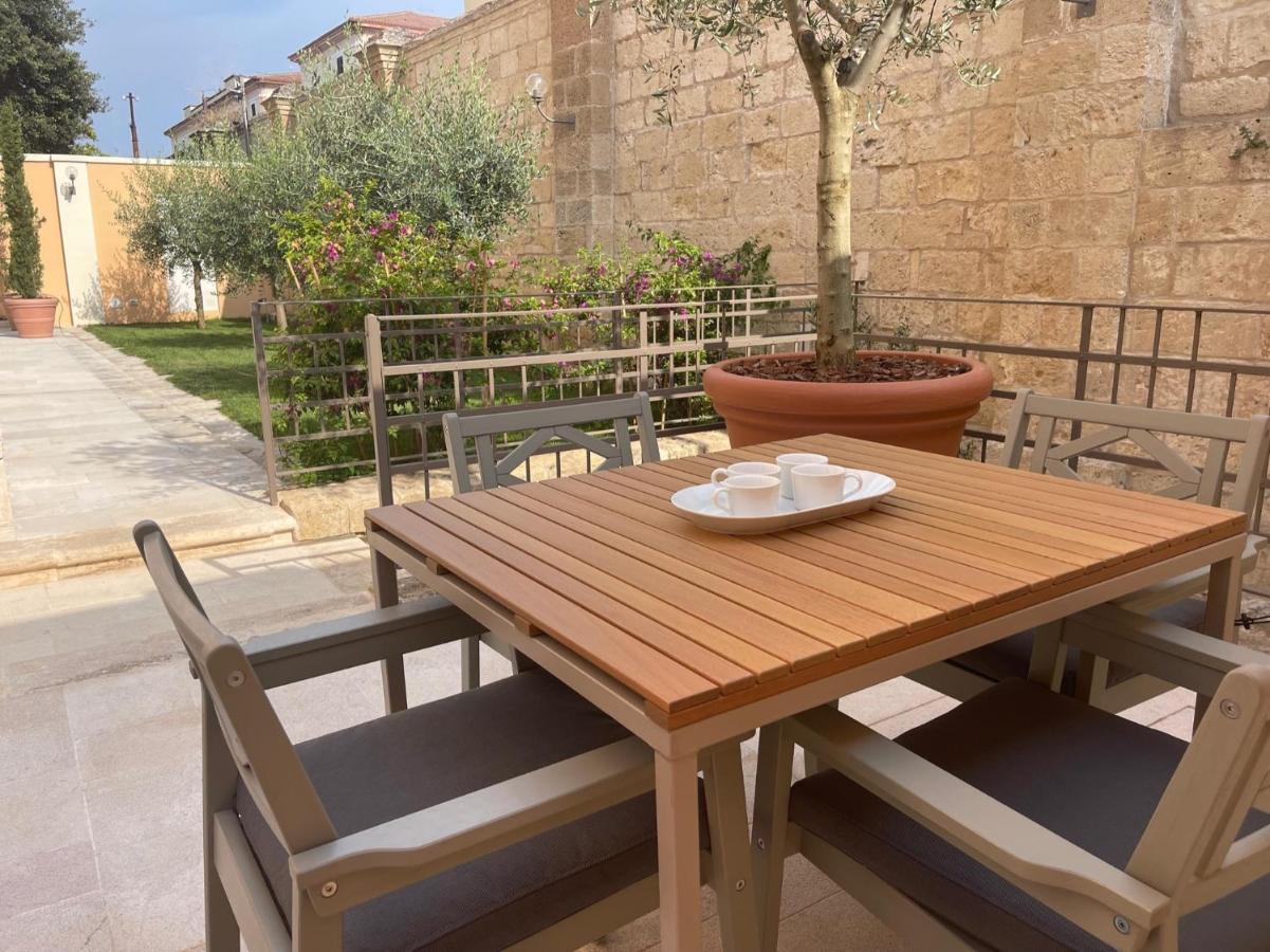 Hotel Palazzo Pitagora Taranto Exterior foto