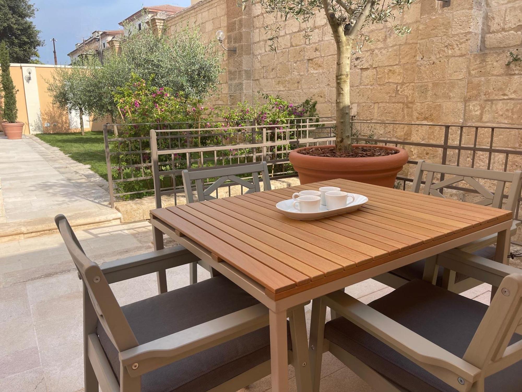 Hotel Palazzo Pitagora Taranto Exterior foto